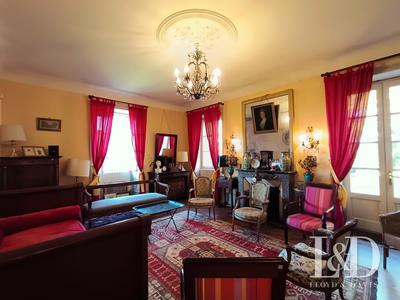 Maison ancienne - 420 m² - 12 pièces