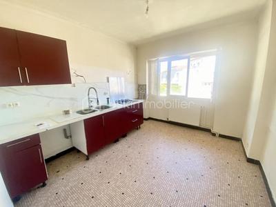 Maison - 80 m² - 5 pièces