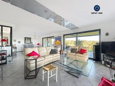 Maison - 151 m² - 4 pièces