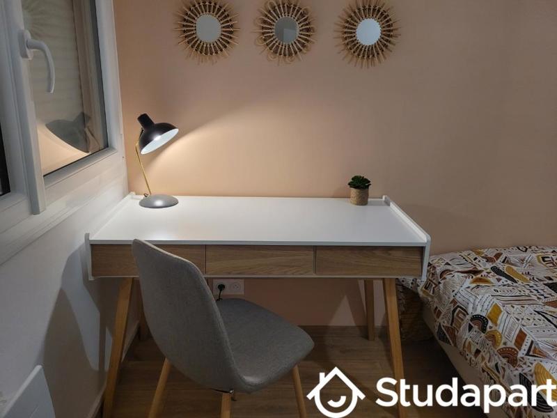 Chambre - 10 m² - 1 pièce