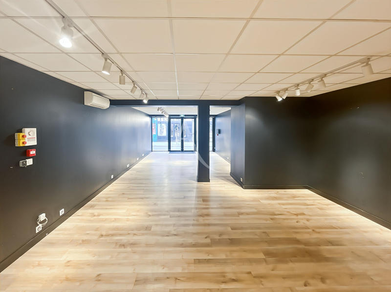 Local commercial - 121 m²