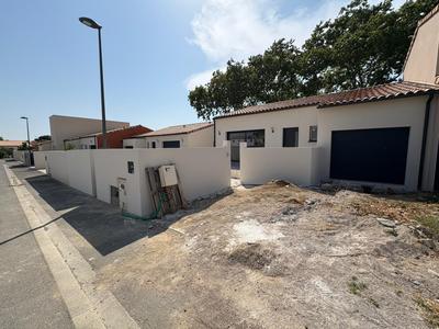 Maison - 93 m² - 4 pièces