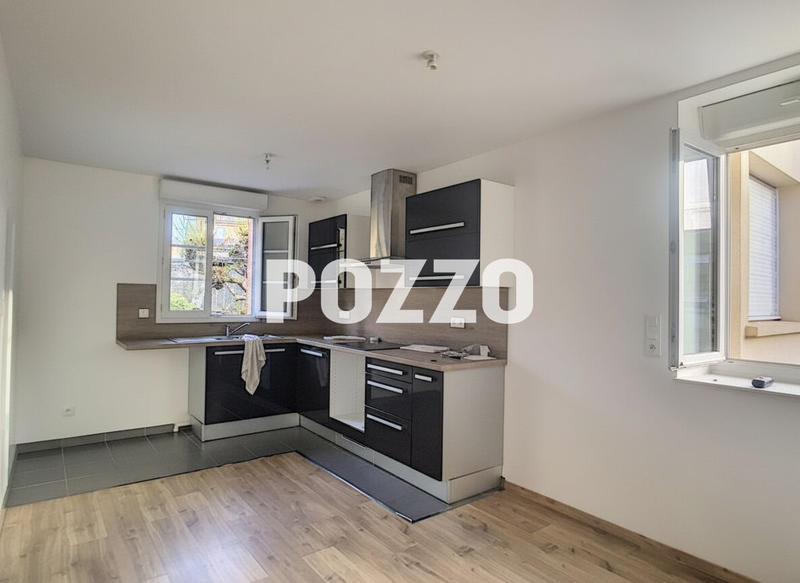 Immeuble - 215 m² - 14 pièces