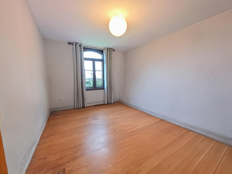 Maison - 300 m² - 11 pièces