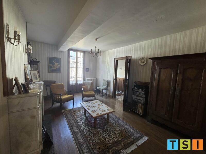 Maison - 189 m² - 8 pièces