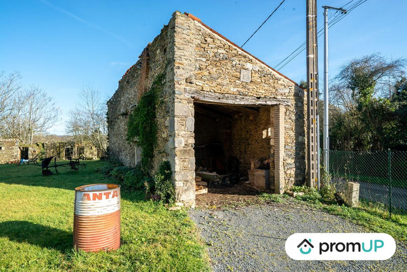 Maison - 260 m² - 10 pièces