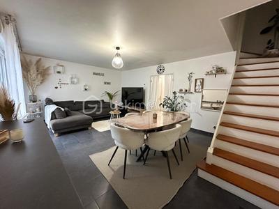 Maison - 98 m² - 5 pièces