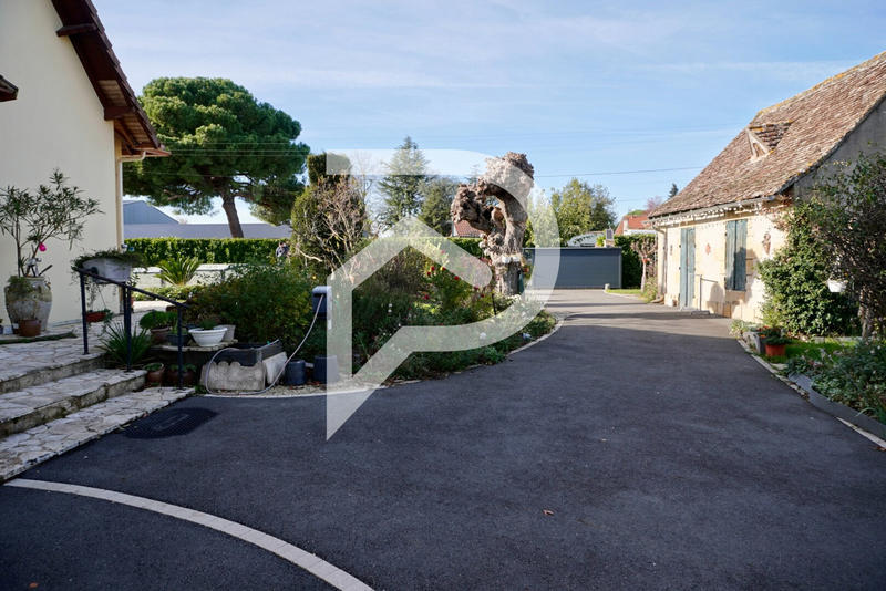 Maison - 181 m² - 7 pièces