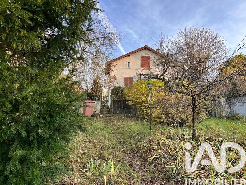 Maison - 99 m² - 6 pièces