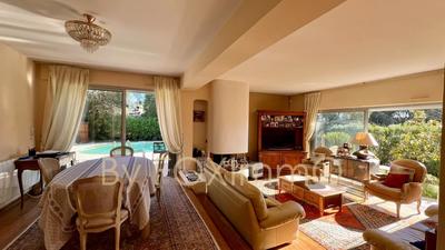 Maison - 151 m² - 6 pièces