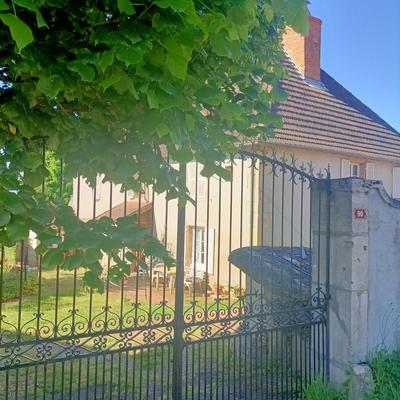 Propriété - 200 m² - 12 pièces