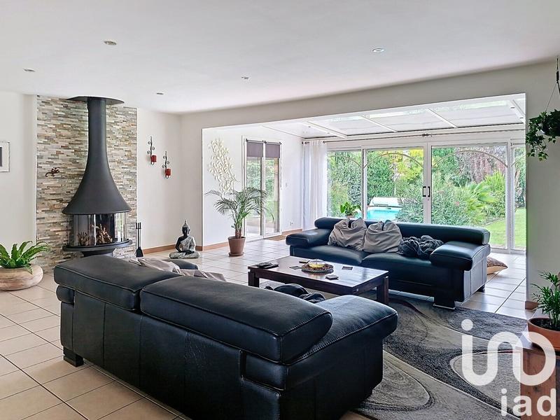 Maison - 185 m² - 7 pièces