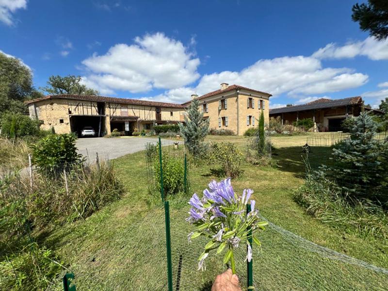 Corps de ferme - 300 m² - 7 pièces