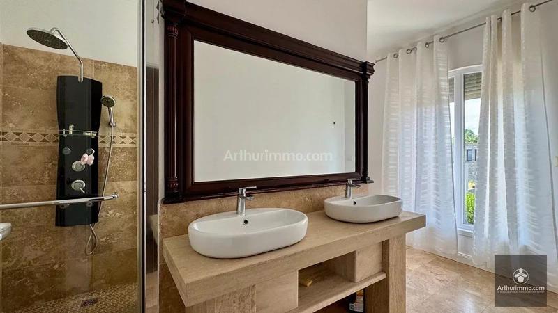 Maison - 164 m² - 7 pièces