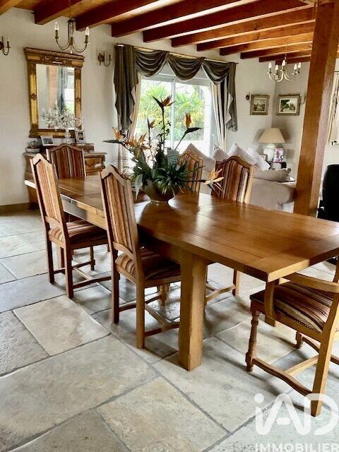 Maison - 206 m² - 5 pièces