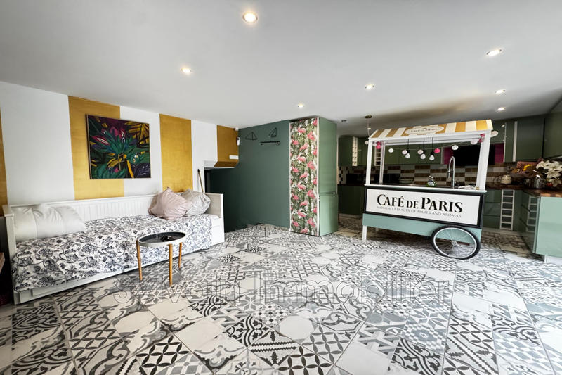 Maison - 200 m² - 8 pièces