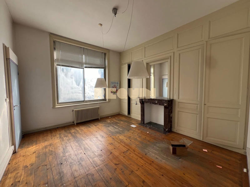 Maison - 385 m² - 13 pièces