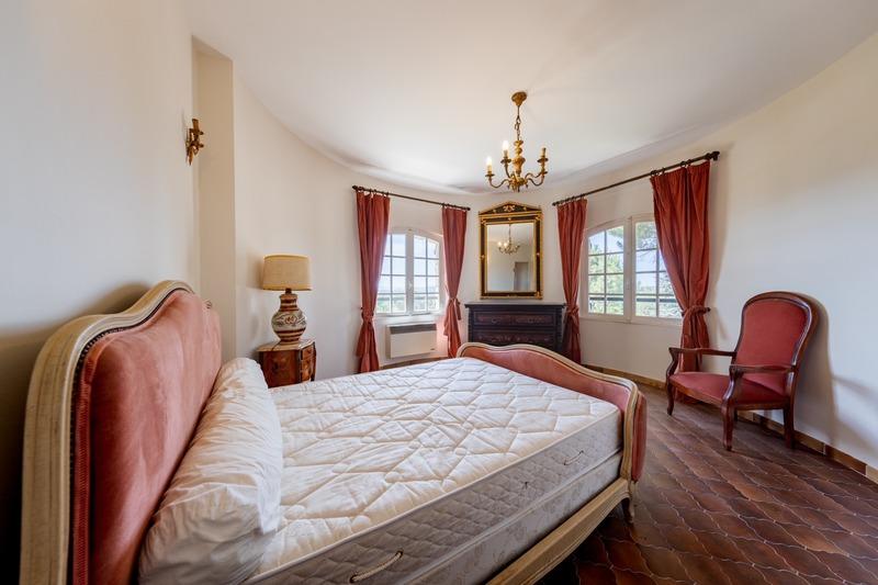 Maison - 190 m² - 8 pièces