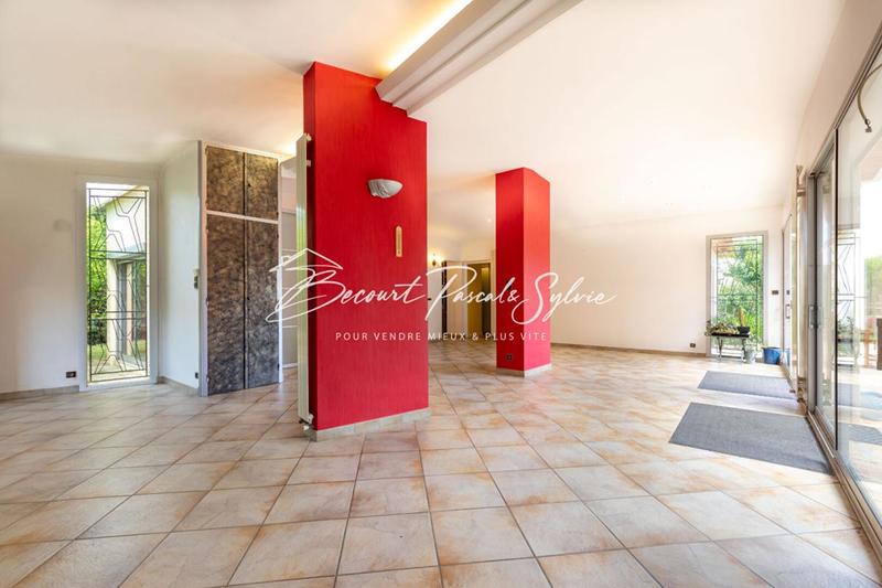 Maison - 179 m² - 6 pièces