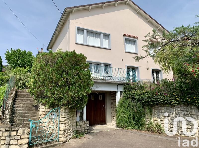 Maison - 194 m² - 9 pièces