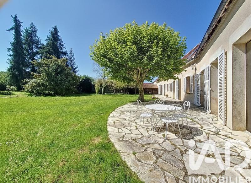 Maison - 210 m² - 7 pièces