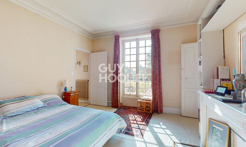 Maison - 251 m² - 12 pièces