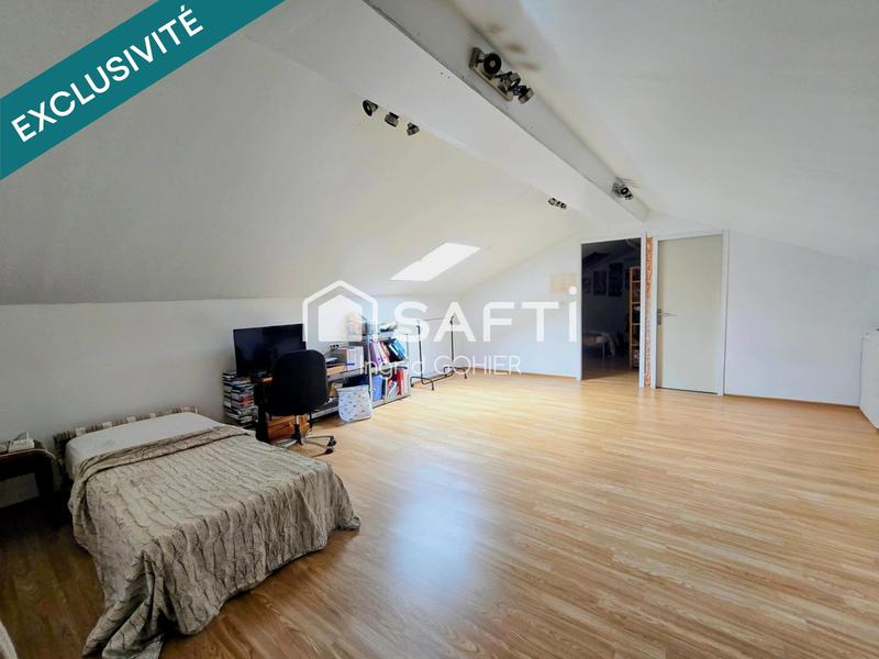 Maison - 560 m² - 11 pièces