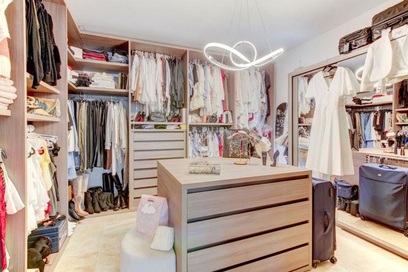 Maison - 203 m² - 8 pièces