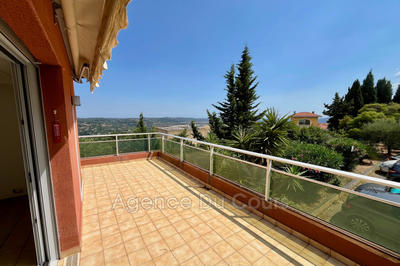 Appartement - 75 m² - 3 pièces