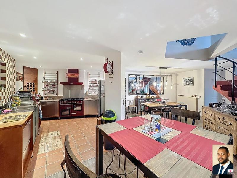 Loft - 460 m² - 8 pièces