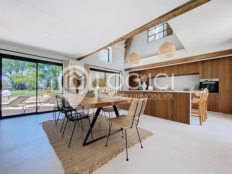 Maison - 240 m² - 7 pièces