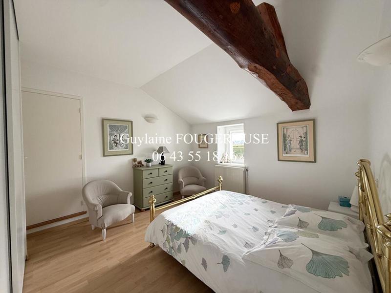 Maison - 325 m² - 13 pièces