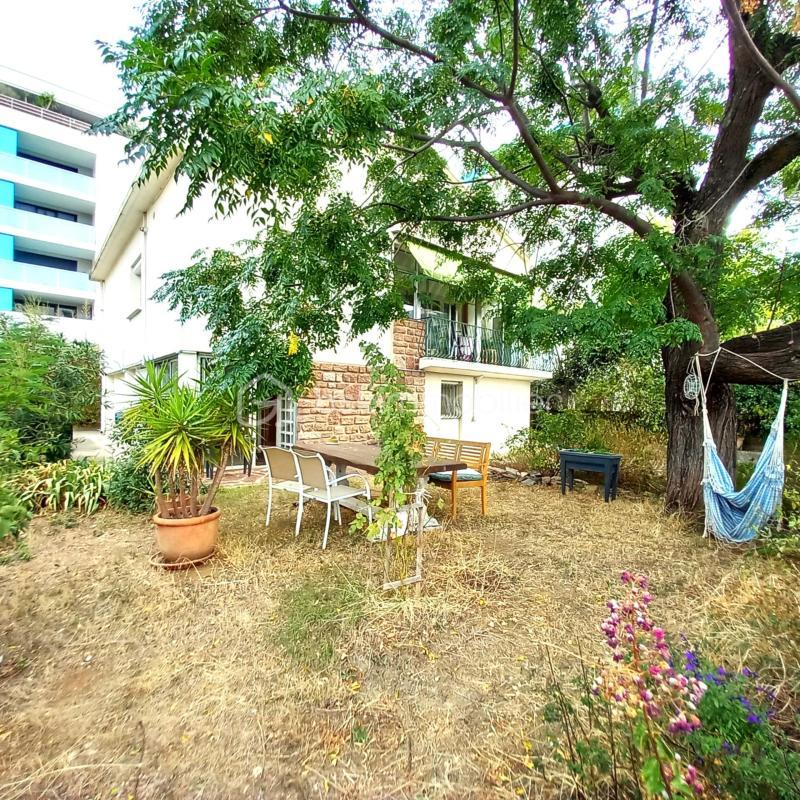 Maison de ville - 163 m² - 9 pièces