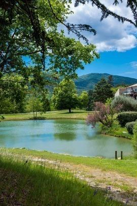 Manoir - 5 000 m² - 200 pièces