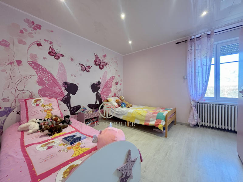 Maison - 206 m² - 9 pièces