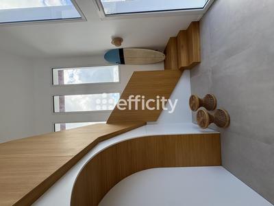 Pavillon - 265 m² - 7 pièces