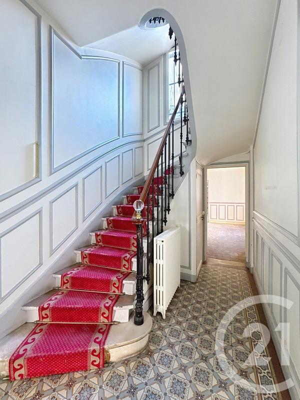 Maison - 194 m² - 11 pièces