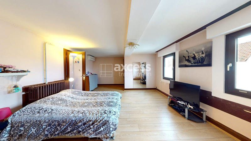 Duplex - 199 m² - 9 pièces