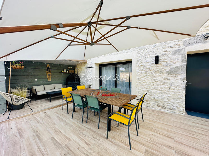 Maison - 330 m² - 14 pièces