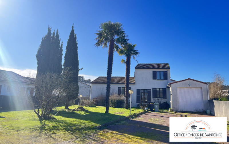 Maison traditionnelle - 195 m² - 9 pièces