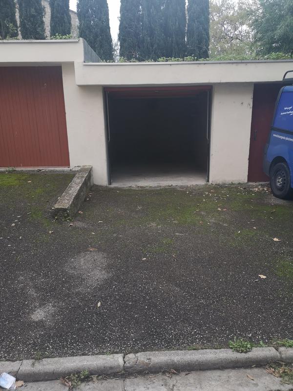 Parking / Garage - 15 m²