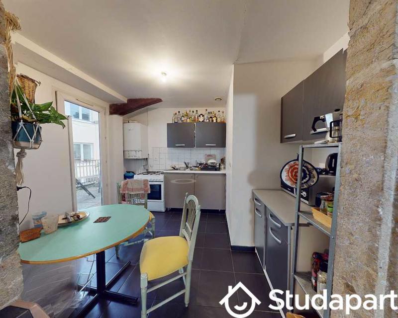 Chambre - 90 m² - 1 pièce