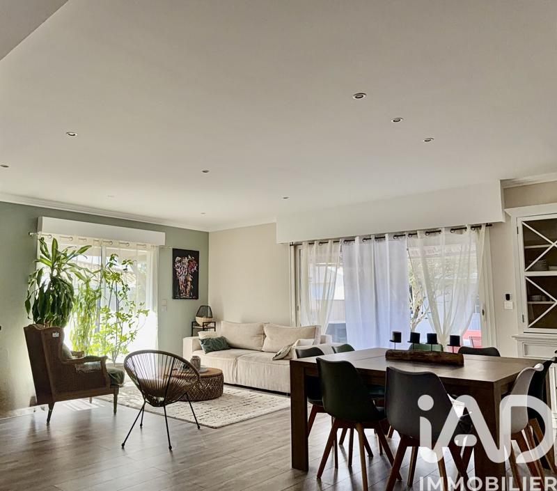 Maison - 172 m² - 9 pièces