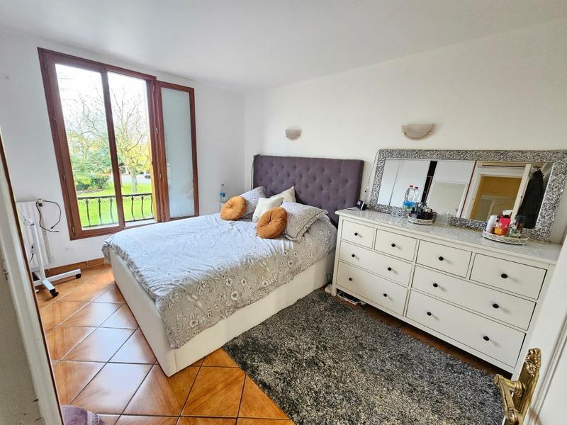 Maison - 270 m² - 15 pièces