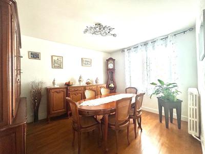 Appartement - 93 m² - 4 pièces