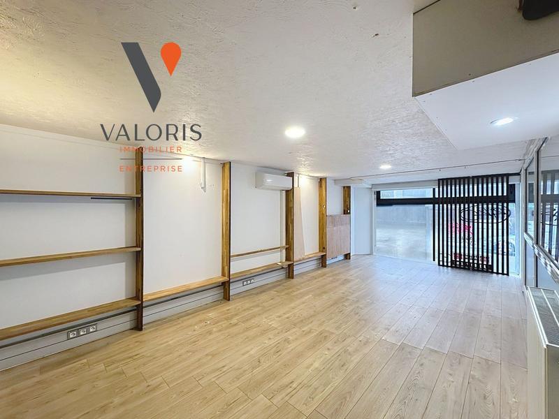 Local commercial - 150 m² - 5 pièces