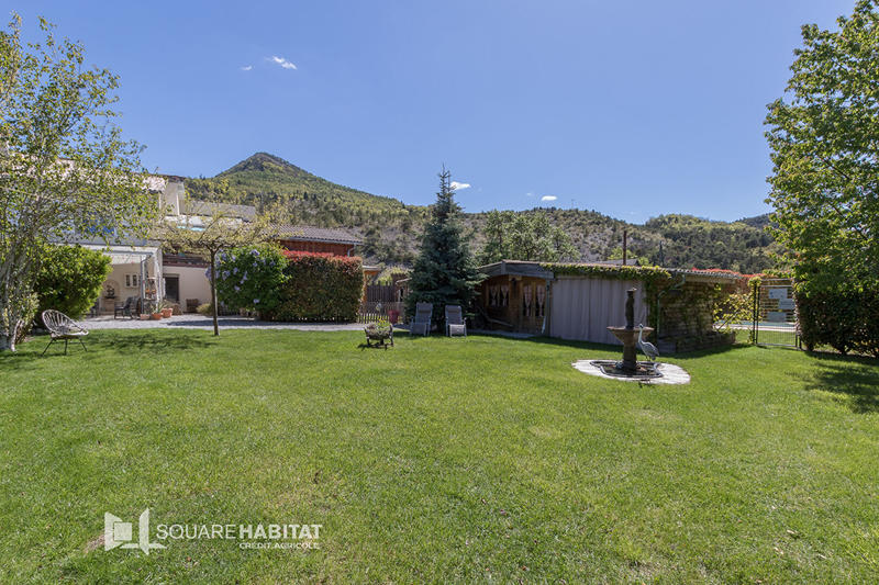 Maison - 550 m² - 15 pièces