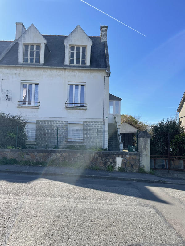 Maison - 115 m² - 9 pièces