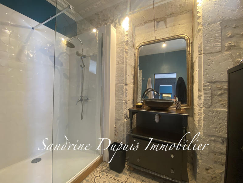 Propriété - 230 m² - 8 pièces