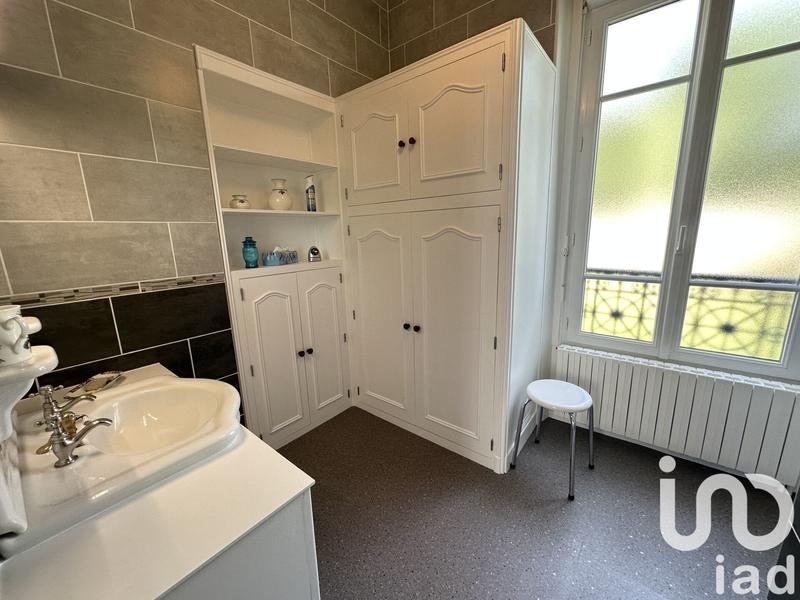 Maison - 258 m² - 8 pièces